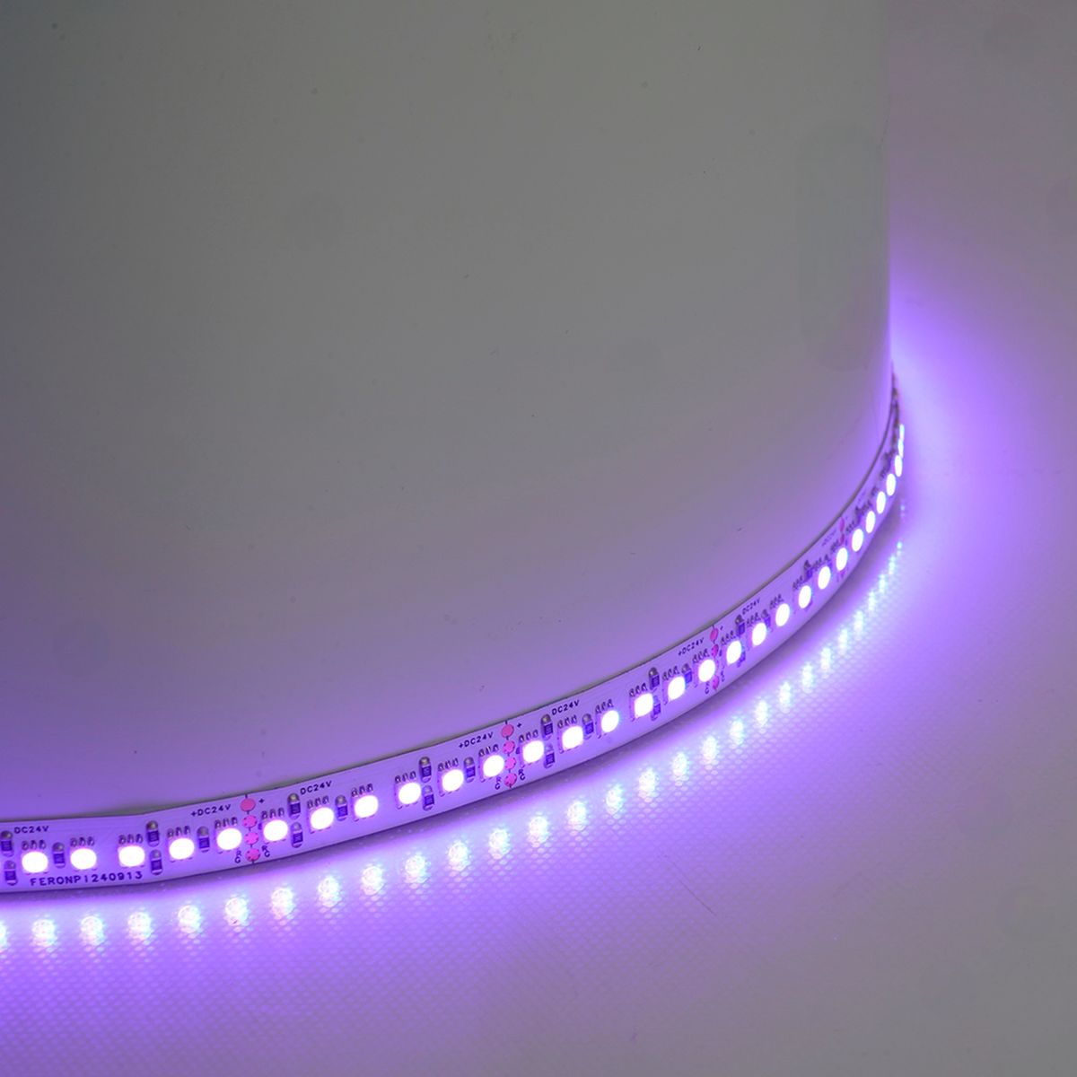 фото светодиодная лента feron ls502 16w/m 180led/m 5050smd rgb 5m 51824 | 220svet.ru