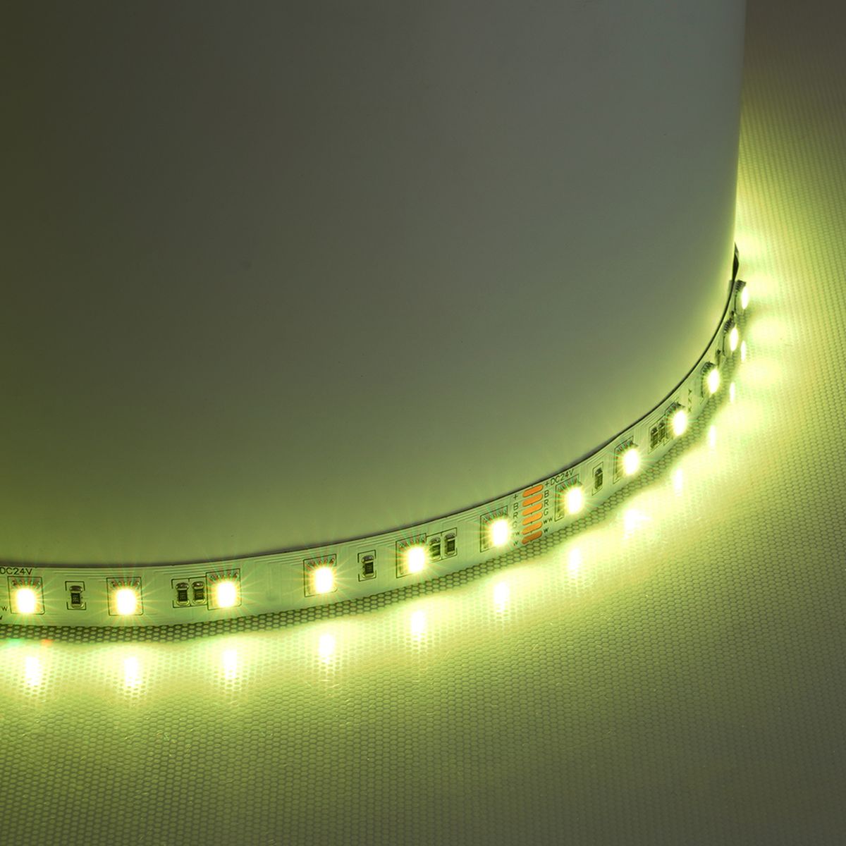 фото светодиодная лента feron 20w/m 60led/m 5050smd rgb+2300к+6500k 5m ls508 53336 | 220svet.ru