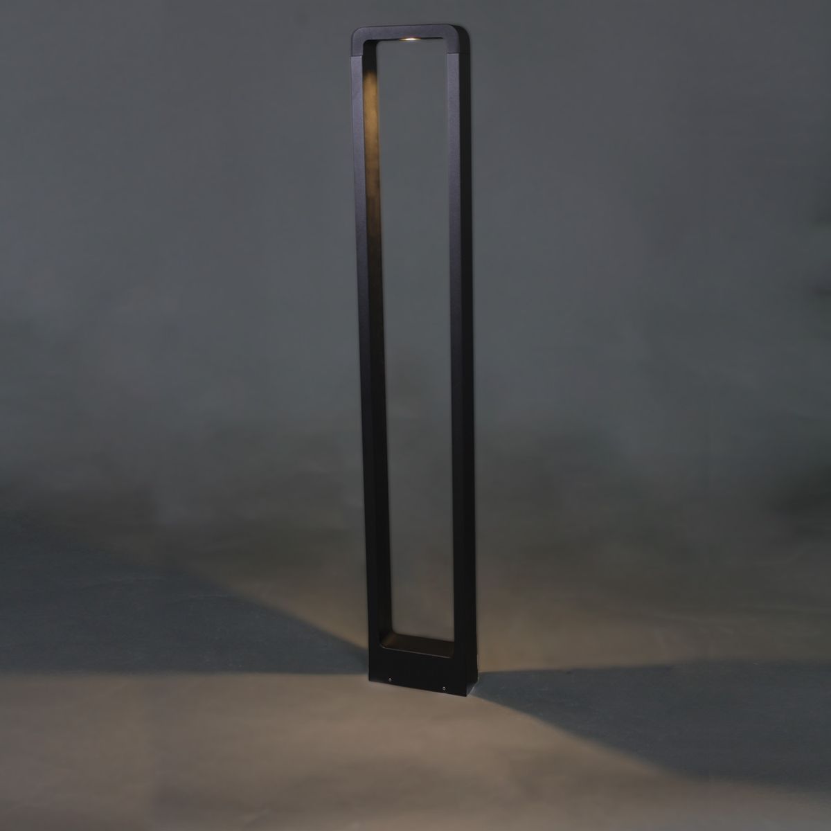 фото ландшафтный светодиодный светильник reluce 09962-0.7-001jh 1,0m led10w bk rlos | 220svet.ru