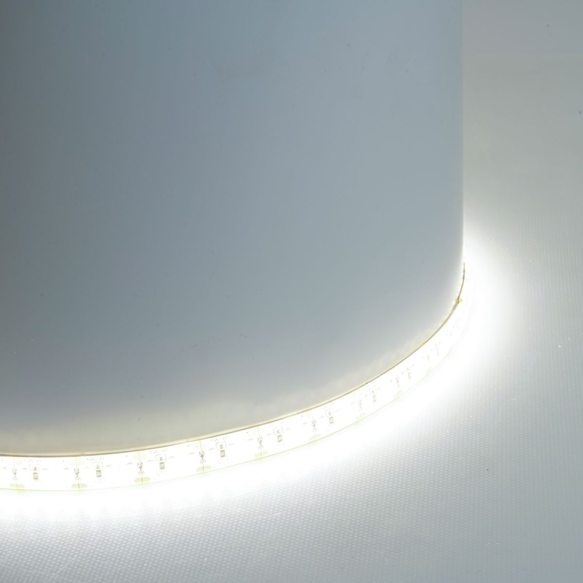 фото светодиодная лента feron ls626 17w/m 180led/m 2835smd 6500к 5m 51640 | 220svet.ru