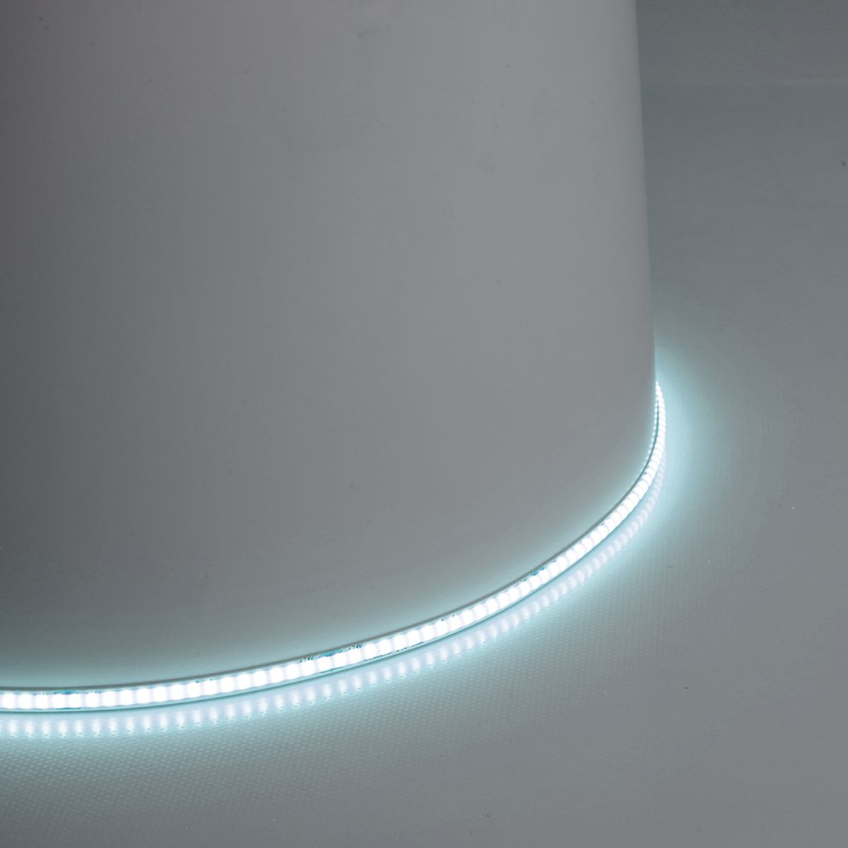 фото светодиодная лента feron ls532 10w/m 320led/m 2110smd 6500k 5m 51846 | 220svet.ru