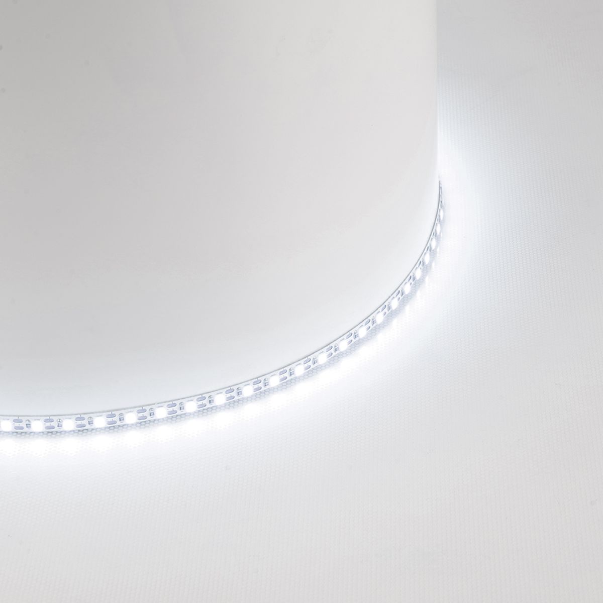 фото светодиодная лента feron 11w/m 120led/m 2835smd 4000к 5m свободный рез ls505 53055 | 220svet.ru