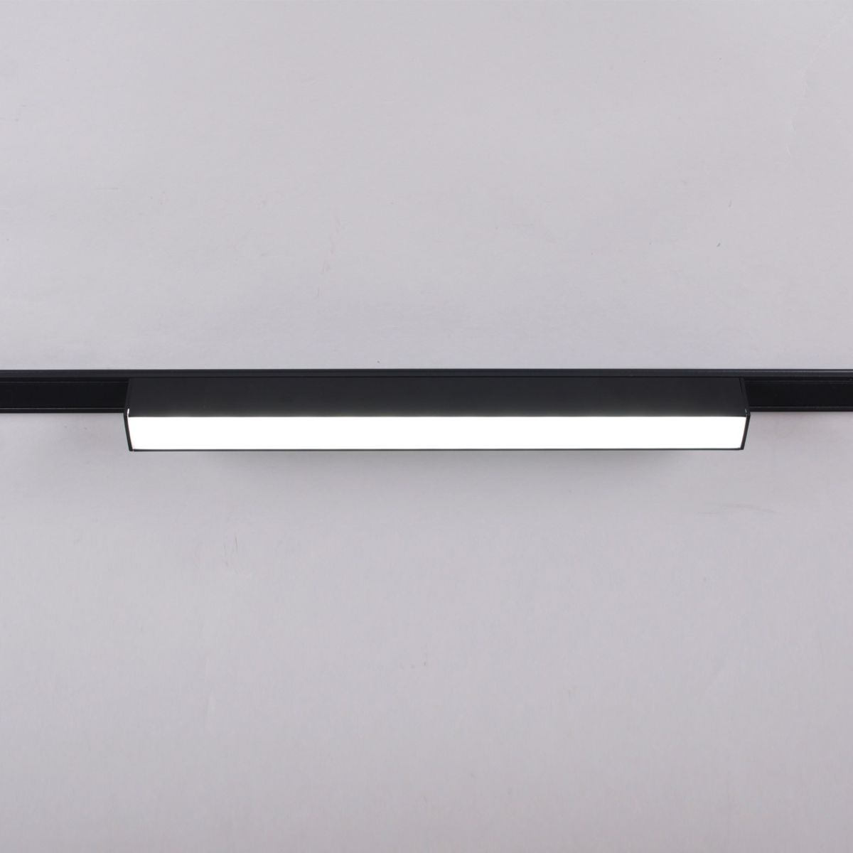 фото трековый магнитный светильник reluce 13003-9.3-001ur magnetic led10w bk cct+smart | 220svet.ru