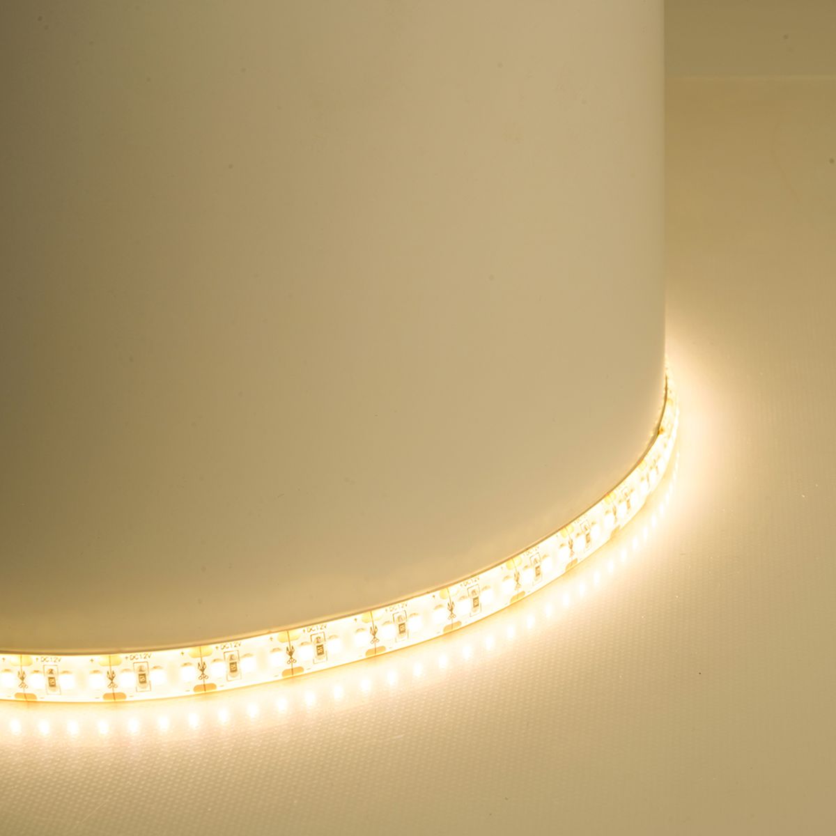 фото светодиодная лента feron ls626 17w/m 180led/m 2835smd 3000к 5m 51638 | 220svet.ru