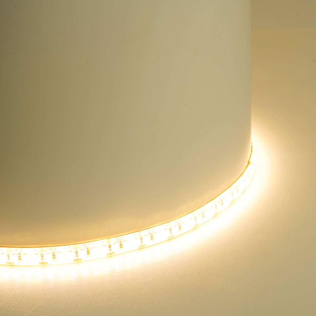 фото светодиодная лента feron ls626 17w/m 180led/m 2835smd 3000к 5m 51638 | 220svet.ru